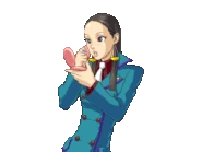 Нервно накладывает макияж