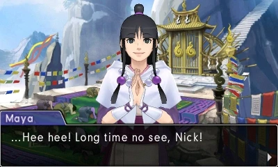 Майя Фей приветствует Феникса Райта на площади преданности.