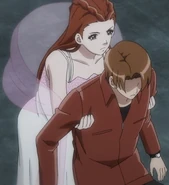 Перетаскивает Своллоу к оголённым проводам (чтобы убить его).