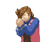 Вытирает пот