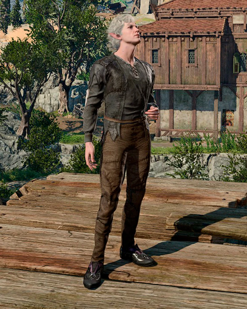 Серая от дорожной пыли одежда