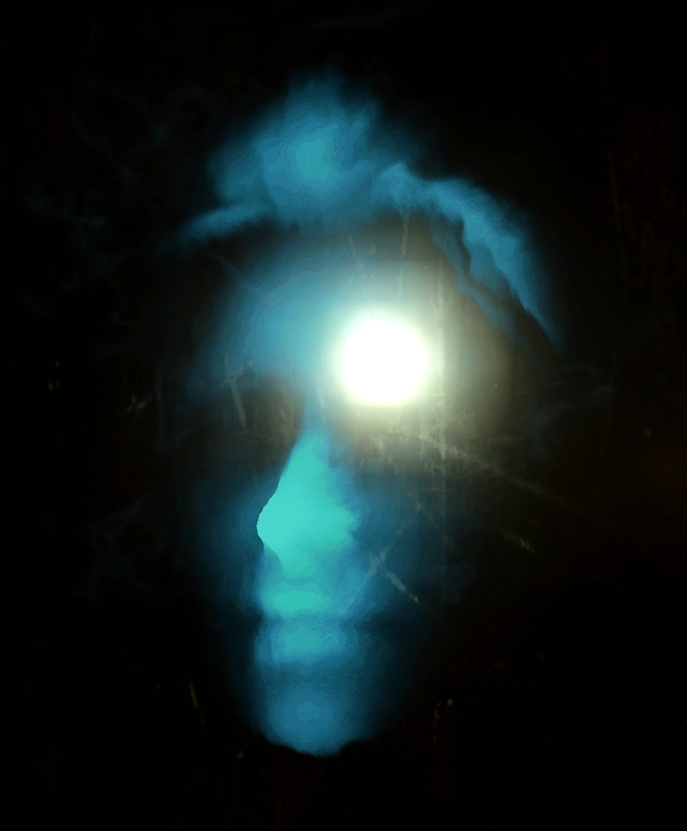 Лицо в зеркале