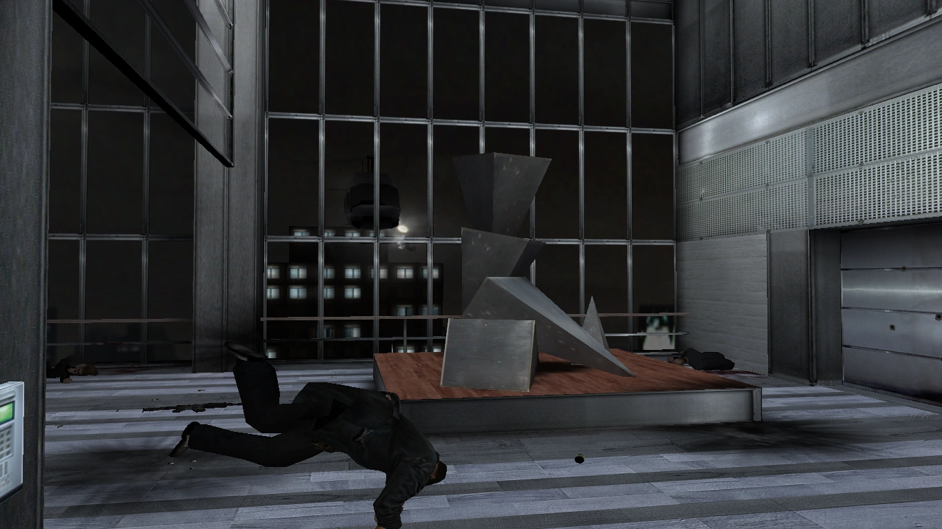 Макс укрывается от вертолёта Хорн