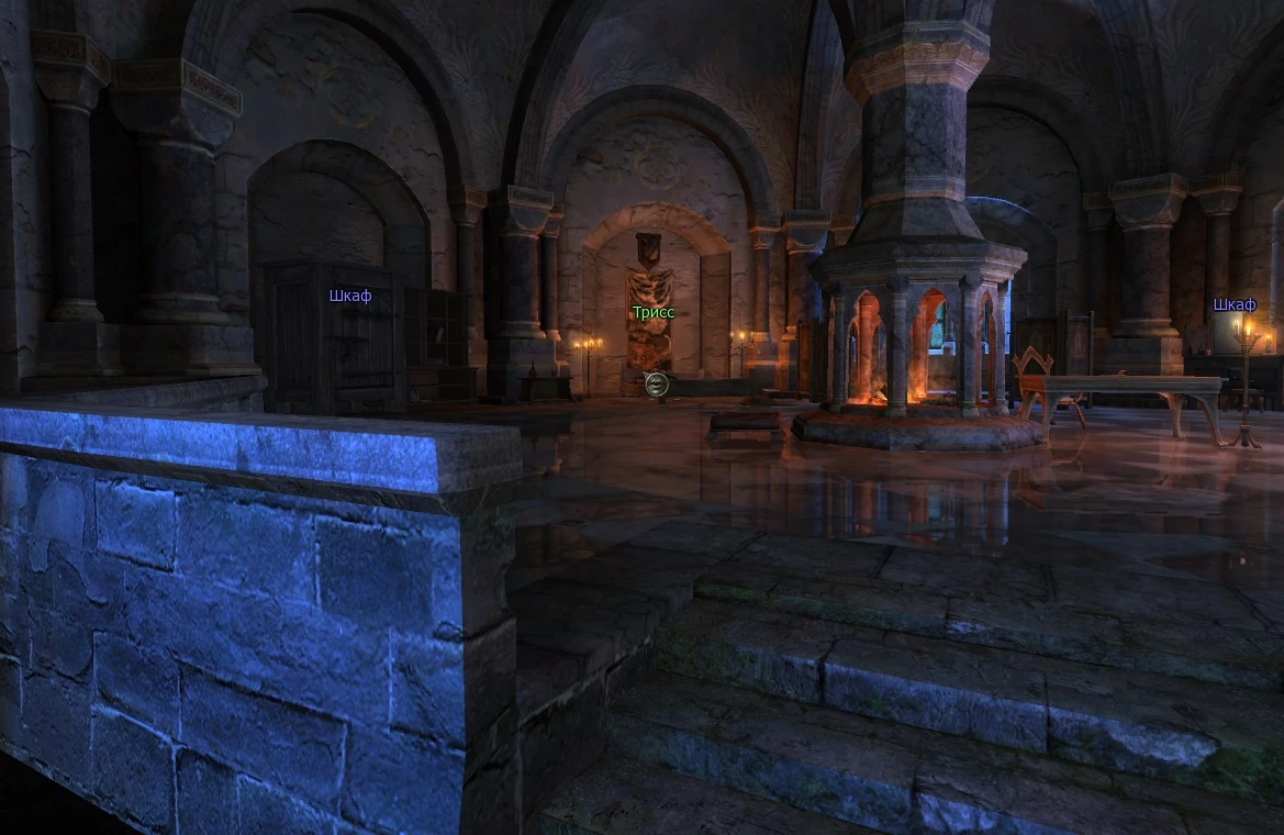 Справа от входа на второй этаж