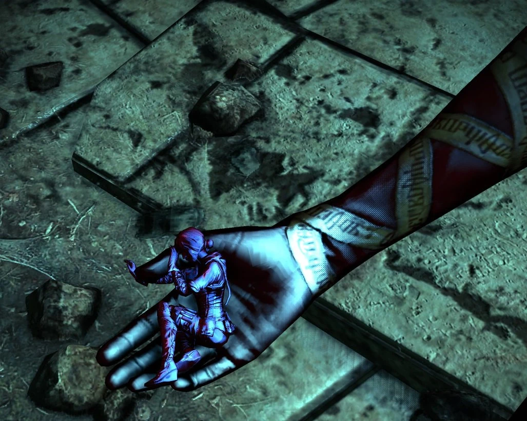 Фигурка Трисс в руках Ассирэ